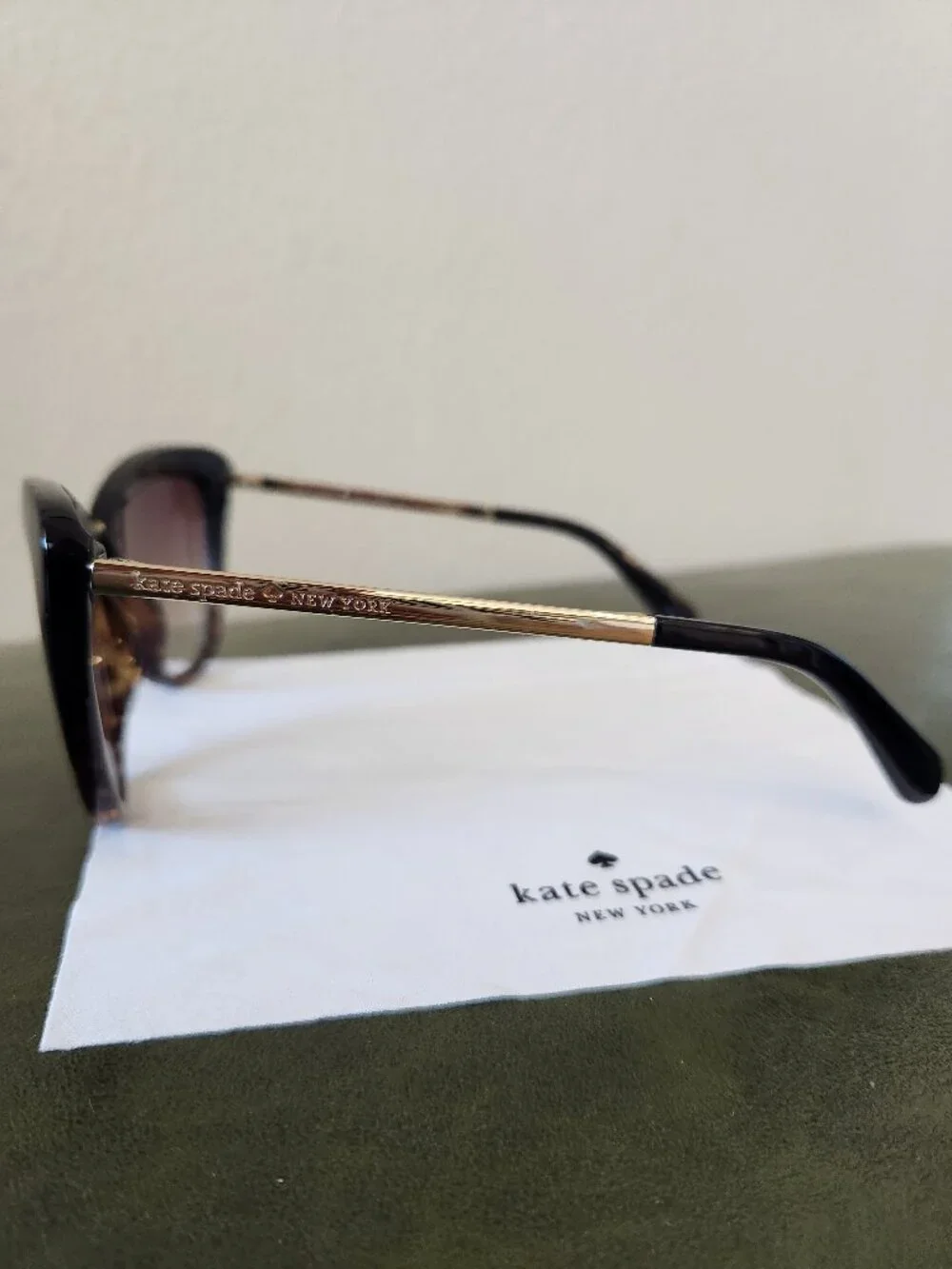 Kate Spade Cissy Sunglasses & Case